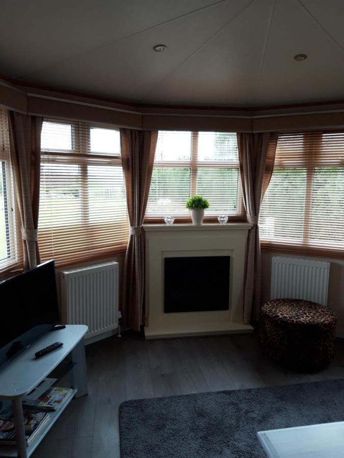 Locatie Het Knooppunt Engelse Chalet Nuis Exterior foto