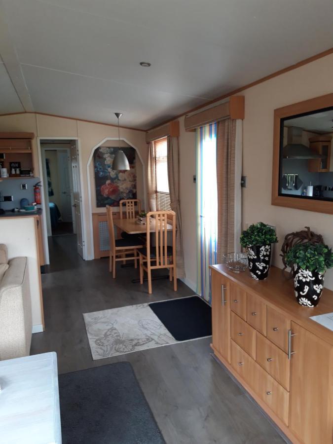 Locatie Het Knooppunt Engelse Chalet Nuis Exterior foto